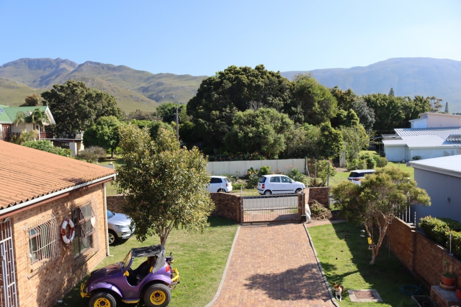 6 Bedroom Property for Sale in Kleinmond Western Cape